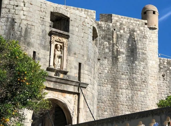 Апартаменты 6 Tiha Ulica